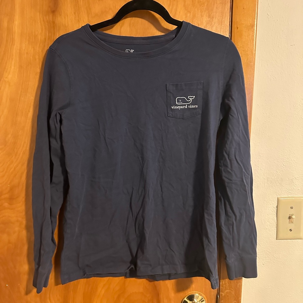 Navy blue vineyard vines logo shirt